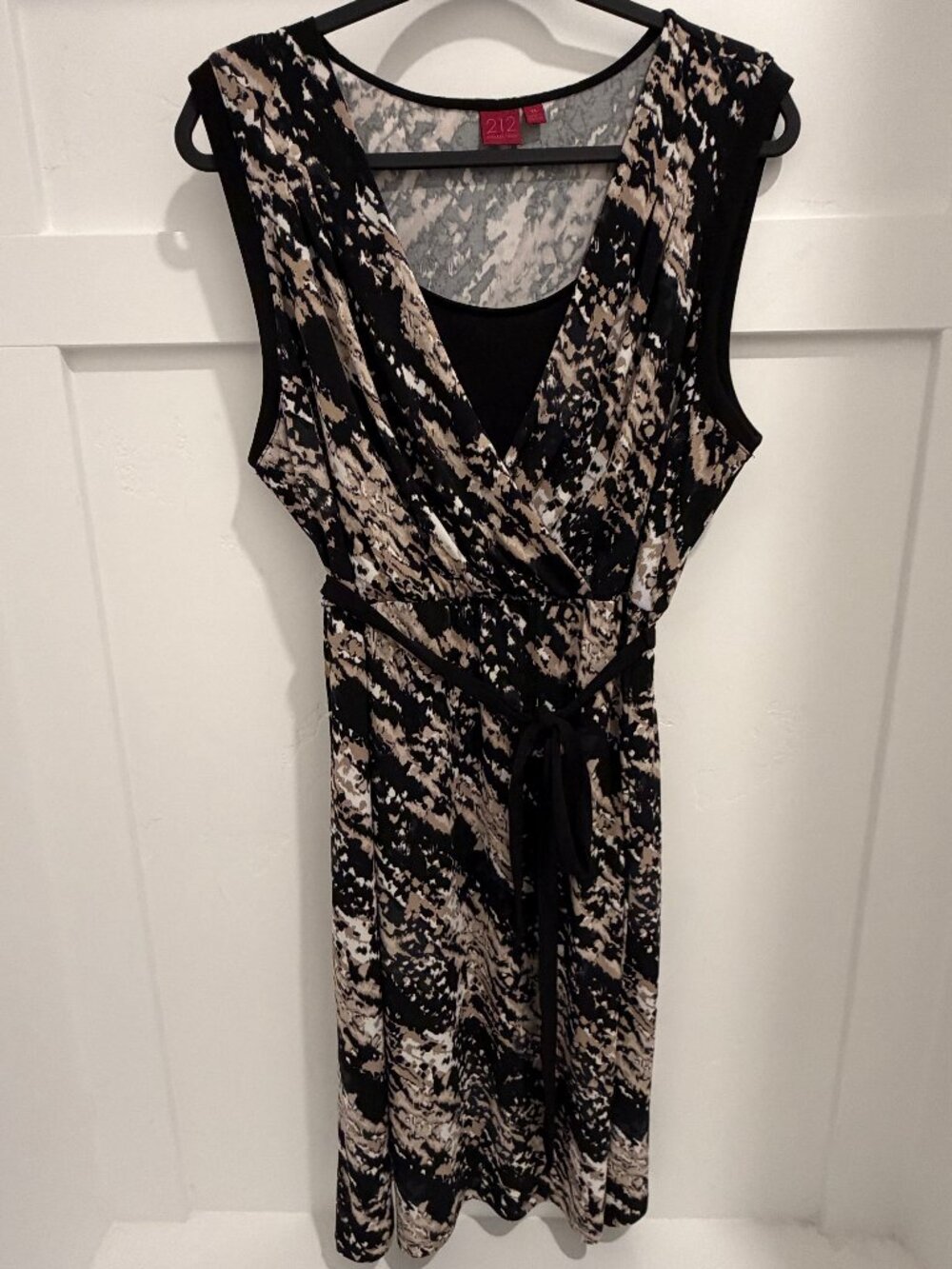 212 Collection Sleeveless Wrap Dress XL Black Tan Abstract Print Belted